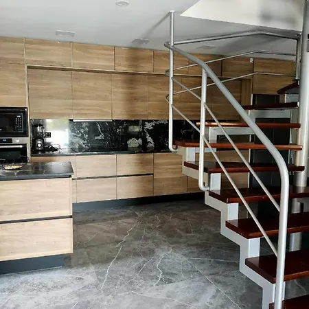 別荘 Maravillosa Casa Con Piscina Grande Y Bosque