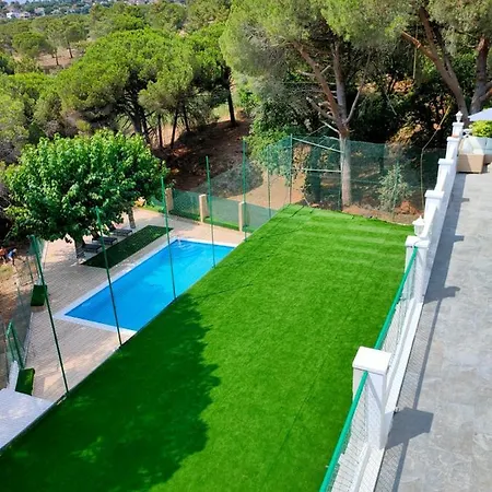 Maravillosa Casa Con Piscina Grande Y Bosque *