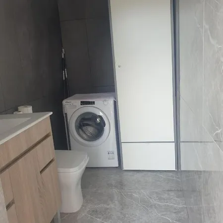 Maravillosa Casa Con Piscina Grande Y Bosque