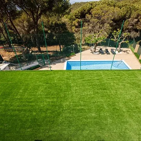 Maravillosa Casa Con Piscina Grande Y Bosque トルデラ