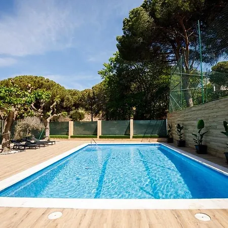 펜션 Maravillosa Casa Con Piscina Grande Y Bosque