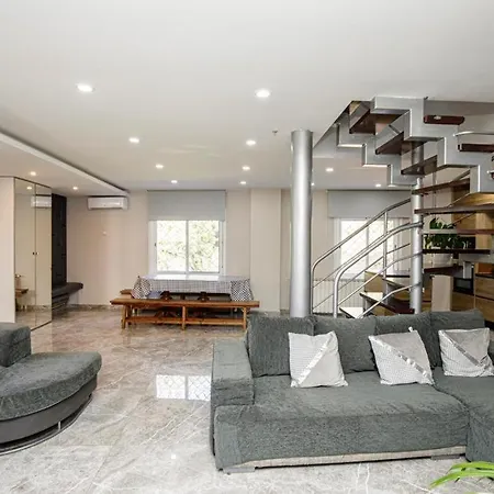別荘 Maravillosa Casa Con Piscina Grande Y Bosque *