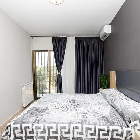 別荘 Maravillosa Casa Con Piscina Grande Y Bosque トルデラ