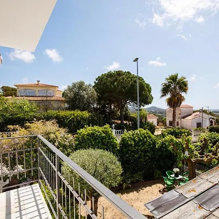 Maravillosa Casa Con Piscina Grande Y Bosque 펜션