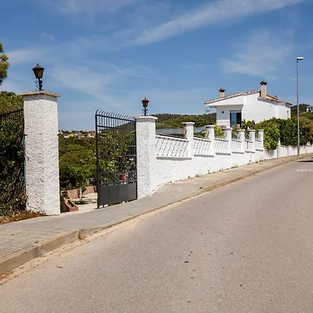 別荘 Maravillosa Casa Con Piscina Grande Y Bosque